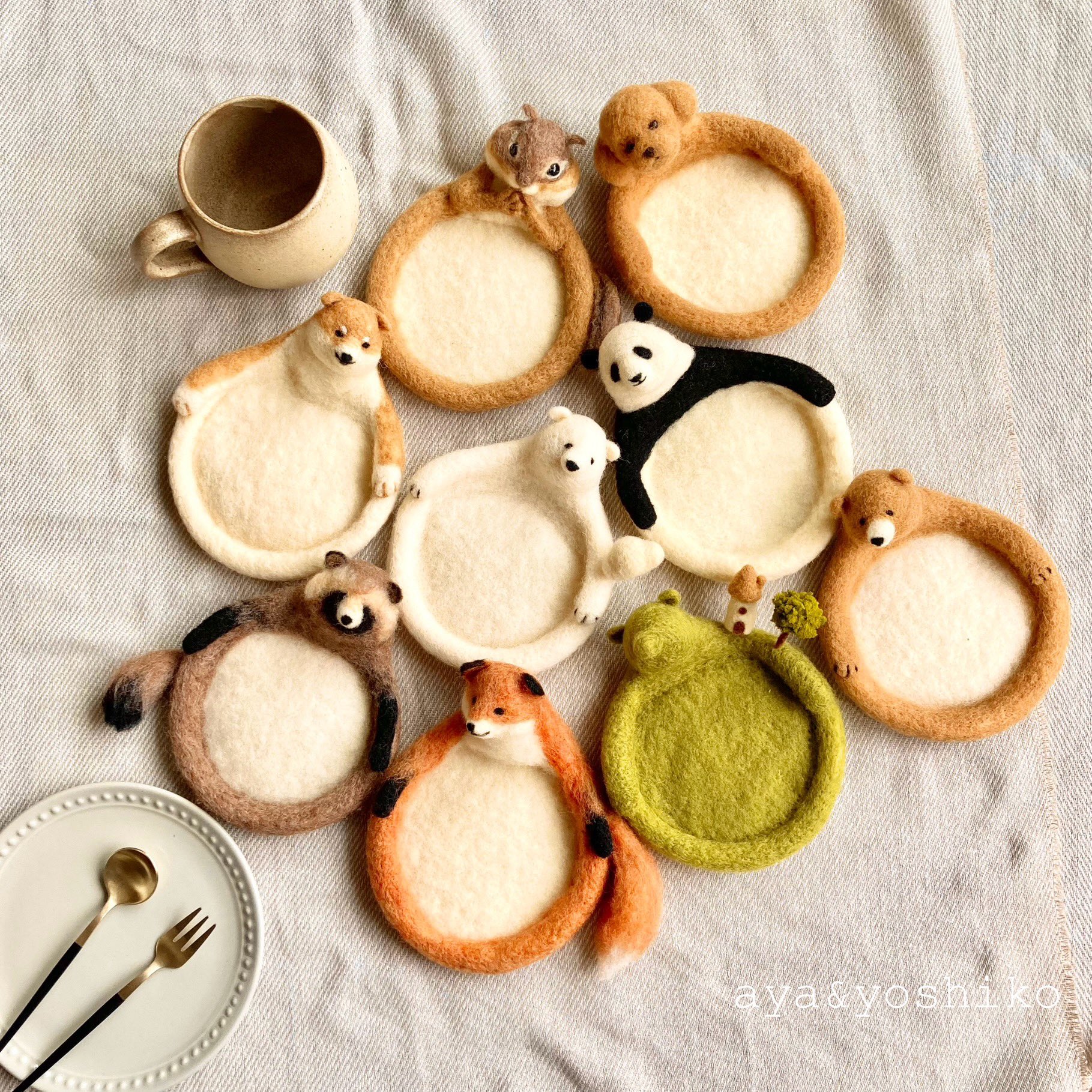 aya&yoshiko コースター　羊毛　フェネック　リス　ハンドメイド　ピン aya&yoshiko コースター 羊毛 フェネック リス ハンドメイド