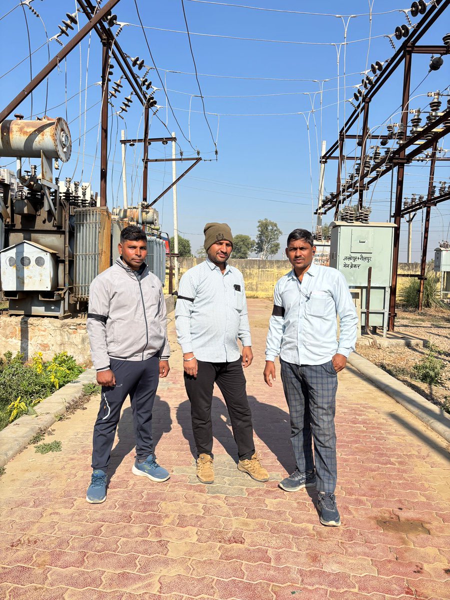 हारा वही है जो लड़ा नहीं 
इसलिए जब तक जान है तब तक जीत के लिए लड़ो 🙏
#Stop_Privatization_of_Electricity 
#बिजली_का_निजीकरण_बंद_करो 
<a href="/PrthveerajG/">prathviraj gurjar</a> 
<a href="/ashokgehlot51/">Ashok Gehlot</a> <a href="/RajCMO/">CMO Rajasthan</a> <a href="/PMOIndia/">PMO India</a> <a href="/ravisaraswat87/">ravi saraswat</a>