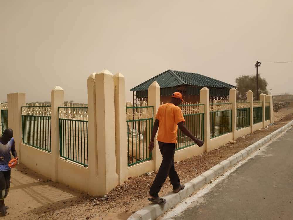 Elndiaye221's tweet photo. PANNEAU 40 : ÎLE À MORPHIL - MAISON NATALE D'EL HADJ OMAR TALL

Halwar est le village de naissance de Cheikh Oumar Foutiyou Tall (1797-1864), Il se situe dans le département de Podor (nord) et dans la région de Saint Louis. 

#NaturePhotograhpy #foryoupageviralシ゚ #Senegal https://t.co/NHX8Fila1N