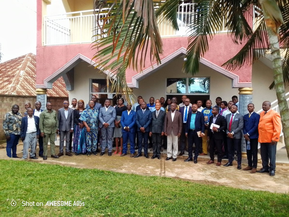 luckybasianga's tweet photo. Le  Barreau du kongo central à organisé une matinée Scientifique avec comme thème :La Justice Transitionnelle et la loi sur les Réparations des Victimes contre la paix et la sécurité de l'humanité.Orateur : Me Joseph KHASA, Doctorant en Justice Transitionnelle. https://t.co/bB2WgbKt9T