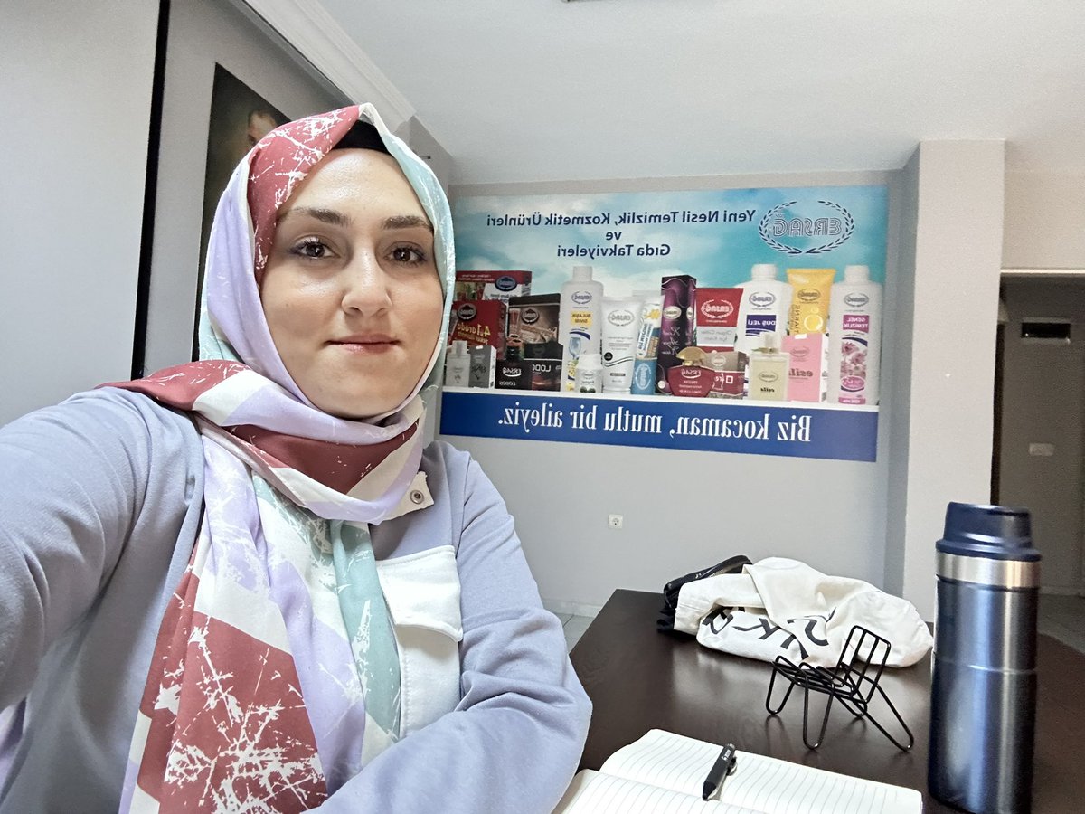 Nesibens's tweet photo. İşimizin başımdayız 👩‍💻 #ersağ 
@Ersagbkr @ersagturgutlu @heybelibusra @ahizerkaya25 https://t.co/fPtUGH8woJ