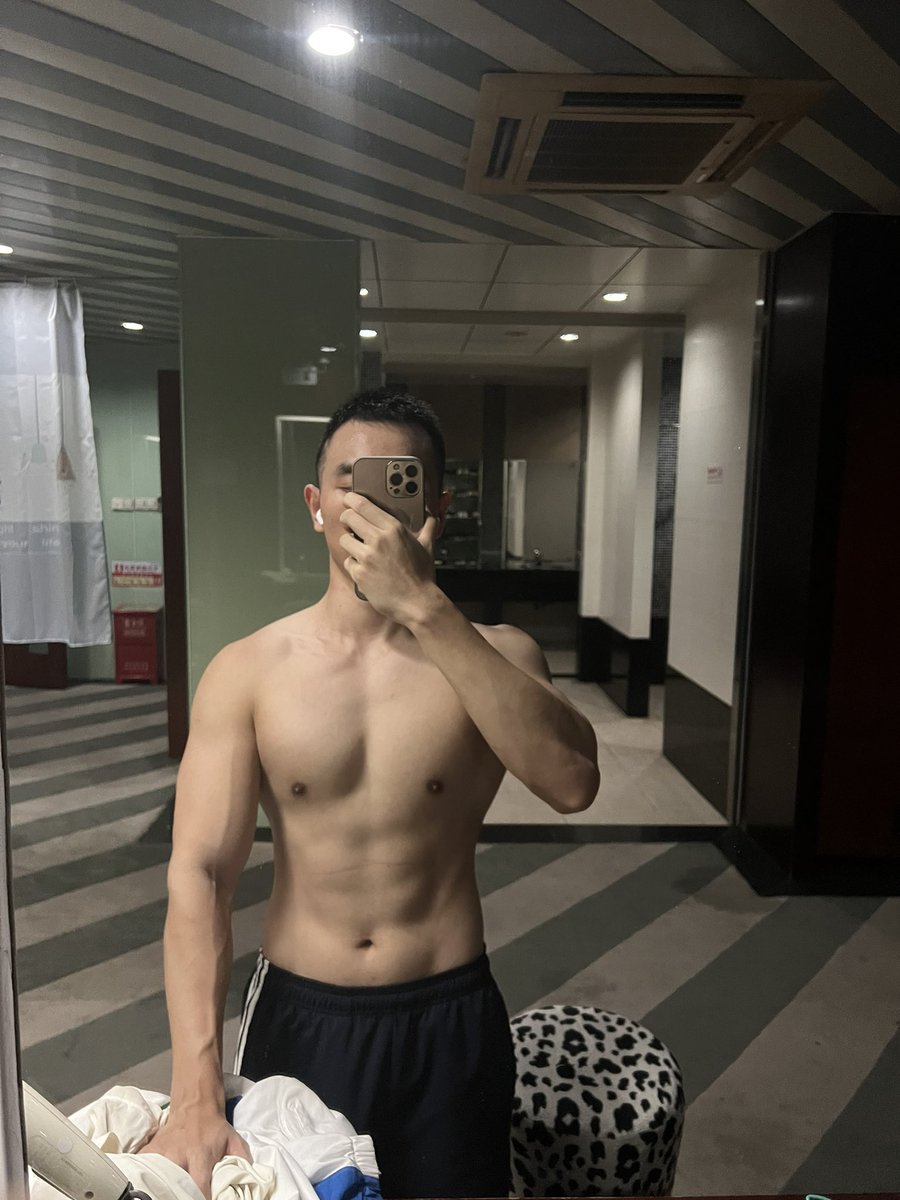 亚当不吃苦瓜 tweet media