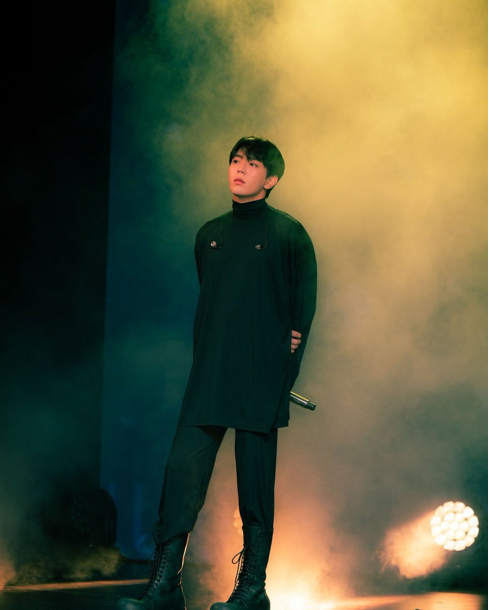 1UponAtimes's tweet photo. 🤍photo by P’Karn 
🐰🤏🏻 หล่อด้วย ดื้อด้วย😄

#uppoompat  @uppoompat 

11.12.24 || 📸 biatchboyy 

Hongkong last week 😛✨💂🏻 https://t.co/TedJ2VI9q5