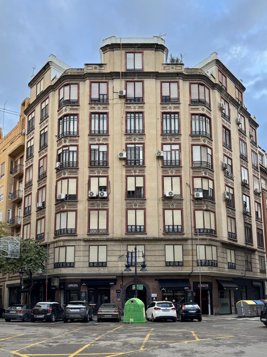 Fachadas del Mundo tweet media