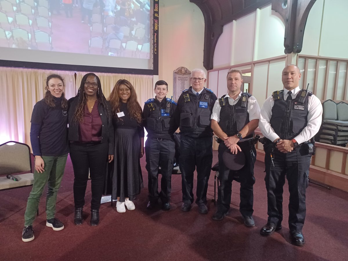 MPSNewham's tweet image. Over the #16DaysofAction we've been raising awareness of #DomesticAbuse.

We have visited many venues across the borough &amp;amp; engaged with people from all communities.

We hope many feel more informed &amp;amp; that as a community we tackle domestic abuse.