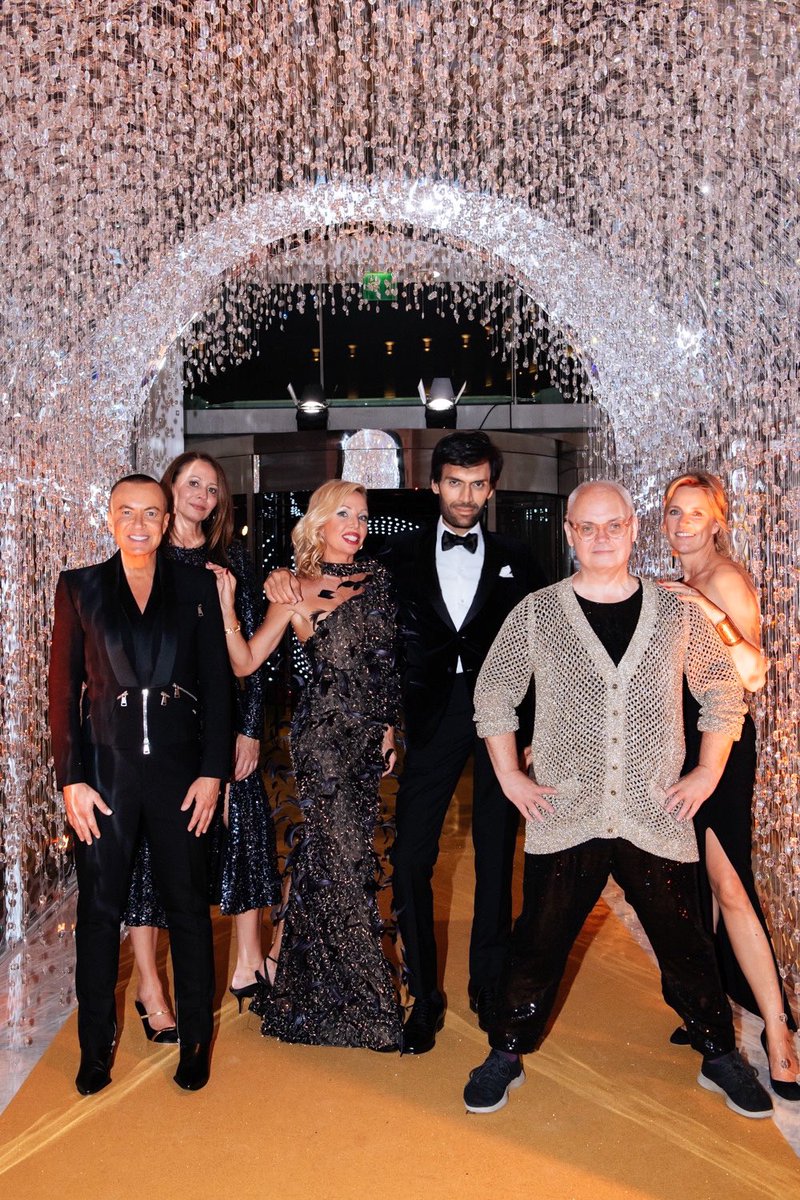 JeetendrSehdev's tweet photo. #Flashback to #Monaco with the fashun #dreamteam ❤️🔥 @JulienMacdonald @BFC @AskMrMickey #InsideMonaco https://t.co/EpqqYg1RGZ