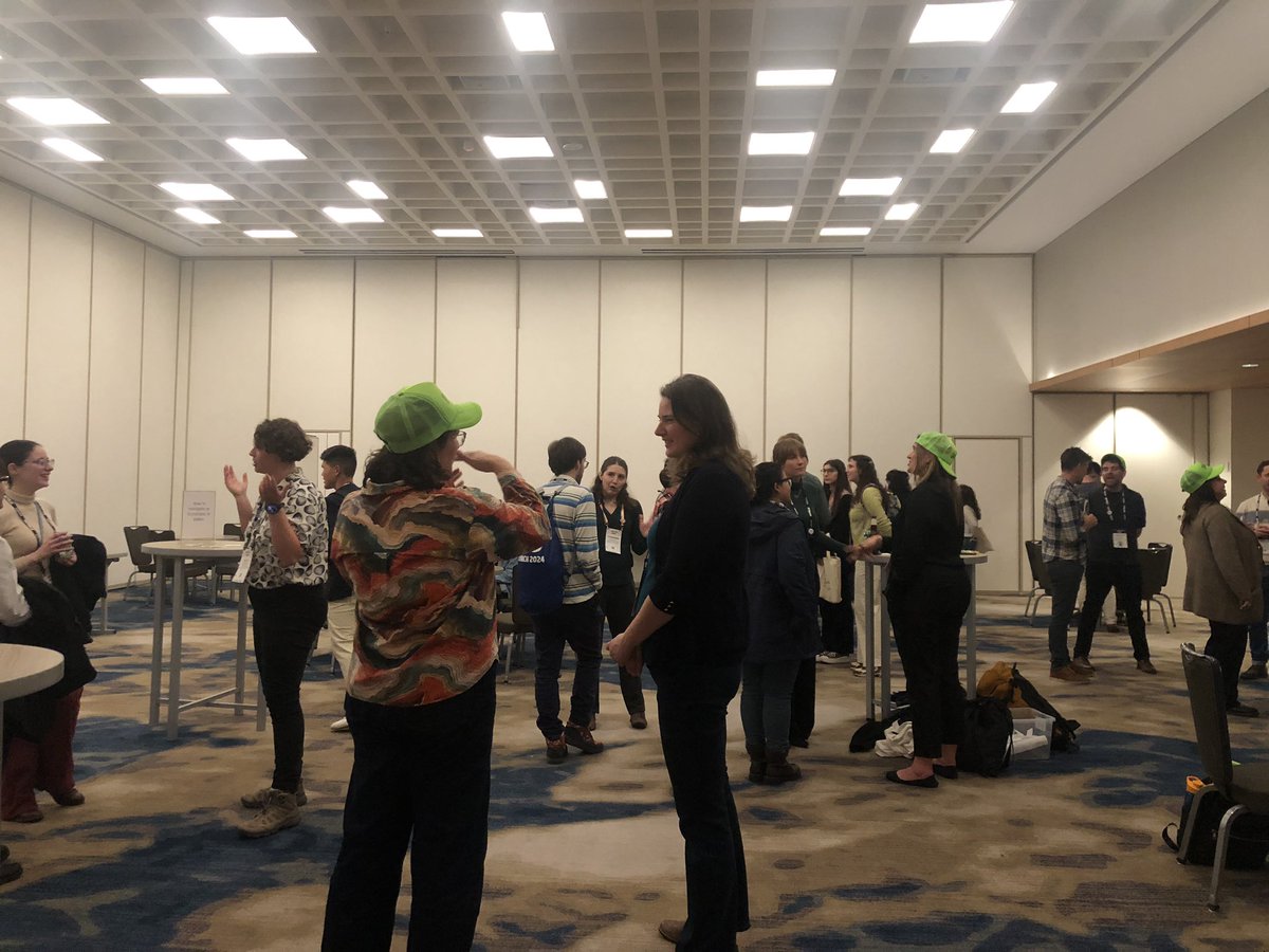 Some pictures from the #paleo section reception followed by the #ECR #paleo event. Thank you for attending and congratulations to all #paleo section awardees 👏