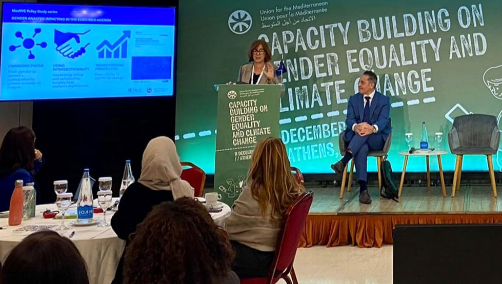 IEMed_'s tweet photo. We are in Athens!
In the framework of the #UfM Capacity Building on Gender Equality & Climate Change, with 40 #MENA women entrepreneurs, @GAubarell @IEMed_ presented the 2nd #MEDwe series volume.
Tomorrow, we'll contribute to the UfM Technical Meeting on #WomenEmpowerment. https://t.co/oG6GMDvzqT