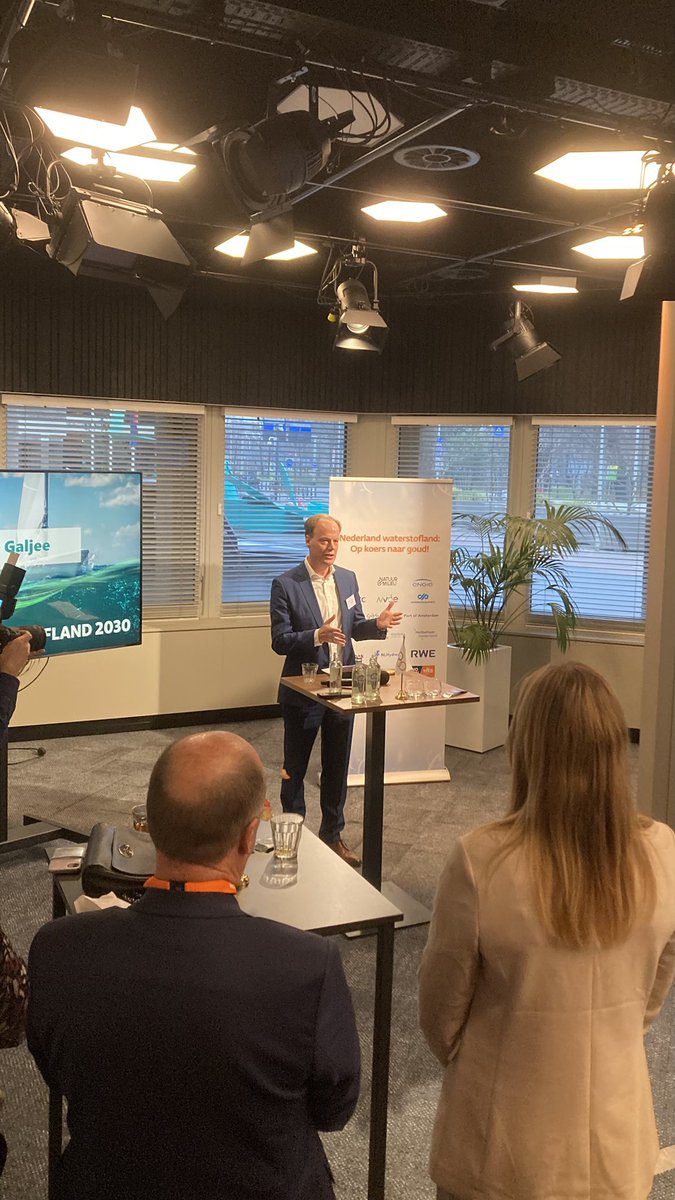 David Pappie (@davidpappie) on Twitter photo <a href="/galjee/">Marcel Galjee</a> voorzitter <a href="/NLHydrogen/">NLHydrogen</a> lichtpuntjes in de waterstof transitie maar ook de uitdagingen. Voortgang te langzaam. Stop vertragingen infra, harmoniseer regelgeving met landen om ons heen. Vier niet pole position, maar win de kans voor groene industrie hier #aktieplanwaterstof. <a href="/galjee/">Marcel Galjee</a> voorzitter <a href="/NLHydrogen/">NLHydrogen</a> lichtpuntjes in de waterstof transitie maar ook de uitdagingen. Voortgang te langzaam. Stop vertragingen infra, harmoniseer regelgeving met landen om ons heen. Vier niet pole position, maar win de kans voor groene industrie hier #aktieplanwaterstof.
