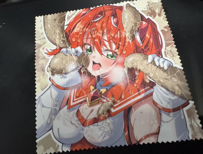 ٩( 'ω' )و エスカ・ルビーちゃんの敗北ドロドロメガネ拭きです!! 