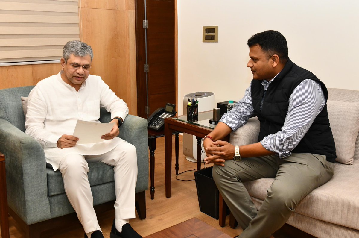 CaptBrijesh's tweet photo. Highlighted the issue of reorganisation of Mangalore Railways administration during the question hour today. 

The entire running stretch of railways Mlore-Blore falls under the SWR while our two stations Mlore Central & Junction come under Southern Railway. 

Have also shared concerns about the same in a letter to the Hon’ble Union Railway Minister Shri @AshwiniVaishnaw during a meeting at the start of this Winter Session of Parliament. 

I’m confident that with his support, we can initiate these changes for our region.

As a key port city, Mangalore can benefit greatly from better administration of these basic infrastructure facilities esp railways which is the lifeline of people’s & freight movement thereby travel, trade and commerce.

#WinterSession2024 #Railways #Mangalore