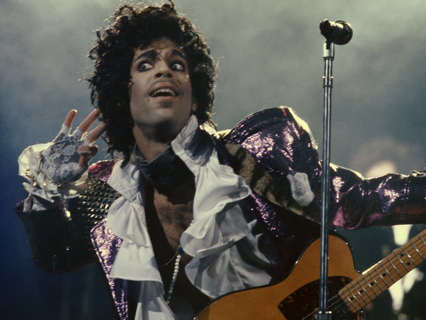 In your opinion, what’s the best Prince song? 🎸
#Prince