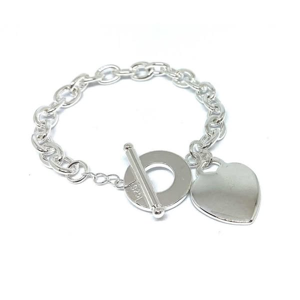SunridgeShop's tweet photo. Gift a token of enduring love with our exquisite ‘Heart Shaped Lady Charm Bracelet.
https://t.co/AEXAqs9802 https://t.co/8WQqQvbR2t