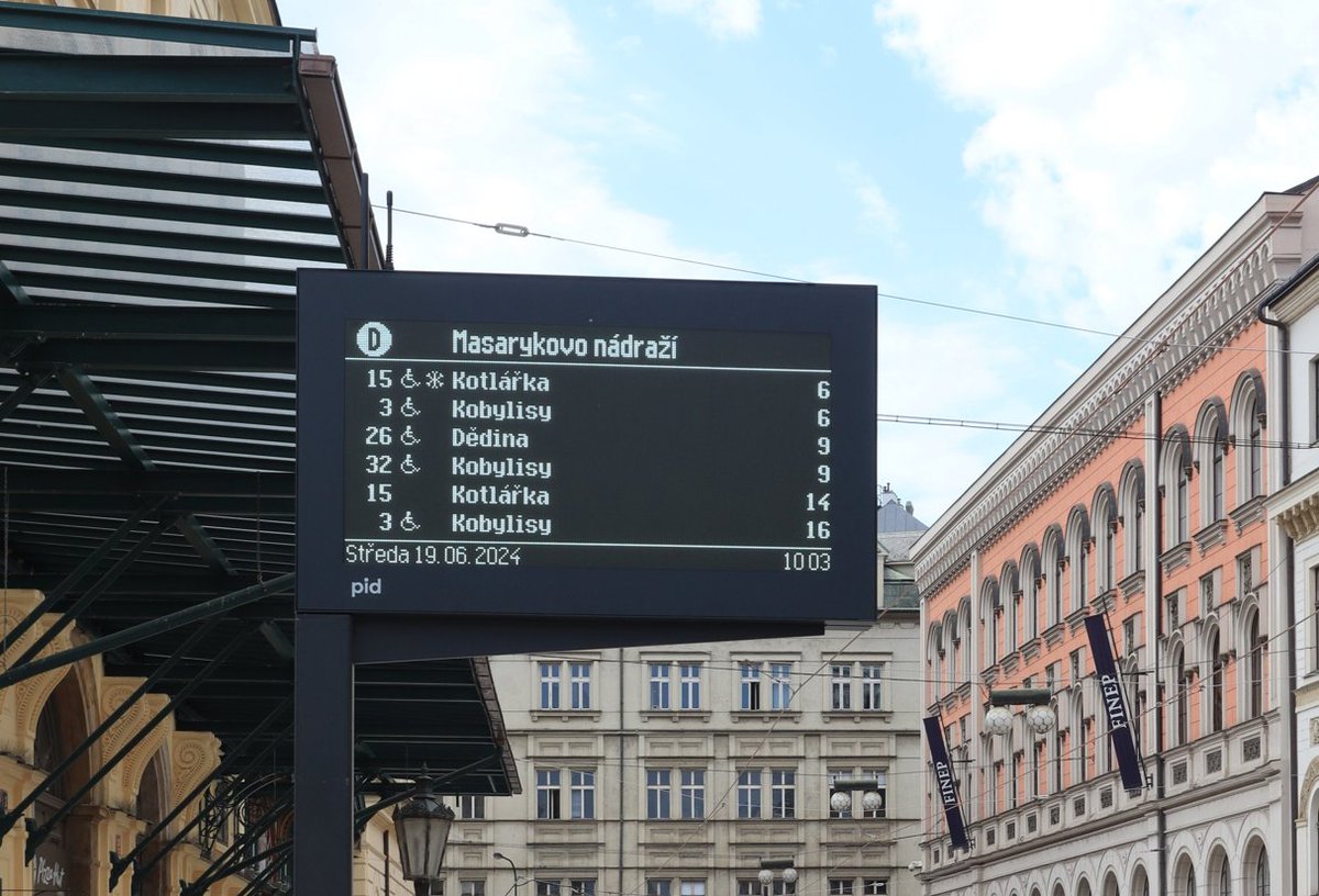 Vlákno "To muselo dát ale práce / Přitom taková blbost" – o odjezdových panelech MHD.

Dozvíte se, kolik jich bude a co budou umět, proč až teď a ne dřív. Taky jak jsme městu ušetřili asi 100 miliónů zrušením 2 vendor lock-inů. A jak to celé zapadá do dalších projektů.🧵