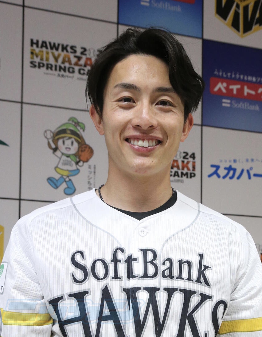 SNikkansports's tweet photo. ／
メリークリスマス🎀
Ⅴ旅行中の周東サンタから
素敵な贈り物です🎅
サインボール１個、色紙１枚、計２人に #プレゼント🎁
＼
【応募方法】
🎄応募=@SNikkansportsと@nikkan_hawksの両方をフォローし本投稿をRP、希望賞品明記
🎄締切=12/19
🎄当選通知=DM

#sbhawks #懸賞 #西部日刊懸賞 #周東佑京 https://t.co/5B8nokZV17