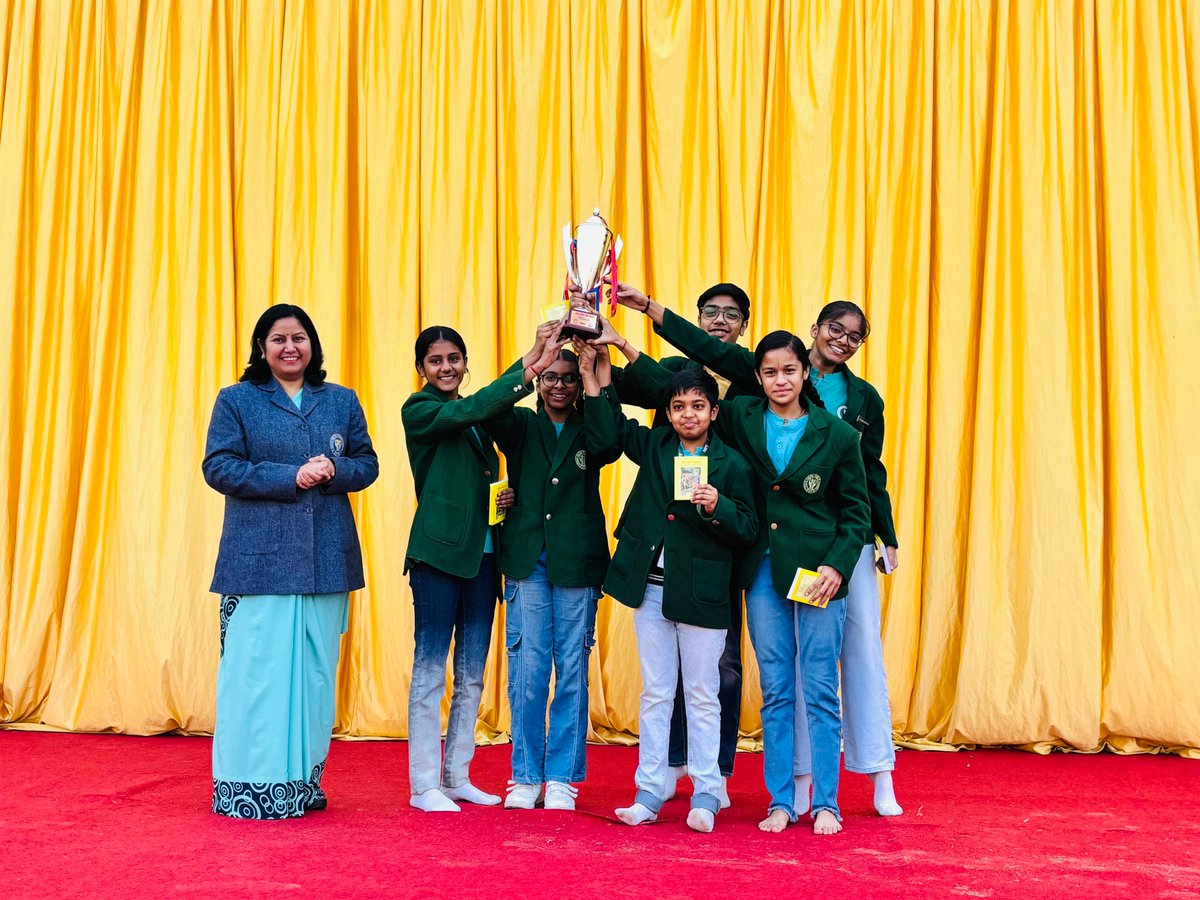 DdpsKota's tweet photo. Celebrating Gita Jayanti with a day full of devotion and learning! ЁЯОЙ Students were felicitated for their active participation in activities organized under the aegis of Gita Parivar. #GitaJayanti #GitaParivar #TimelessWisdom #PurposeInLife" https://t.co/U8gFJB8c8u