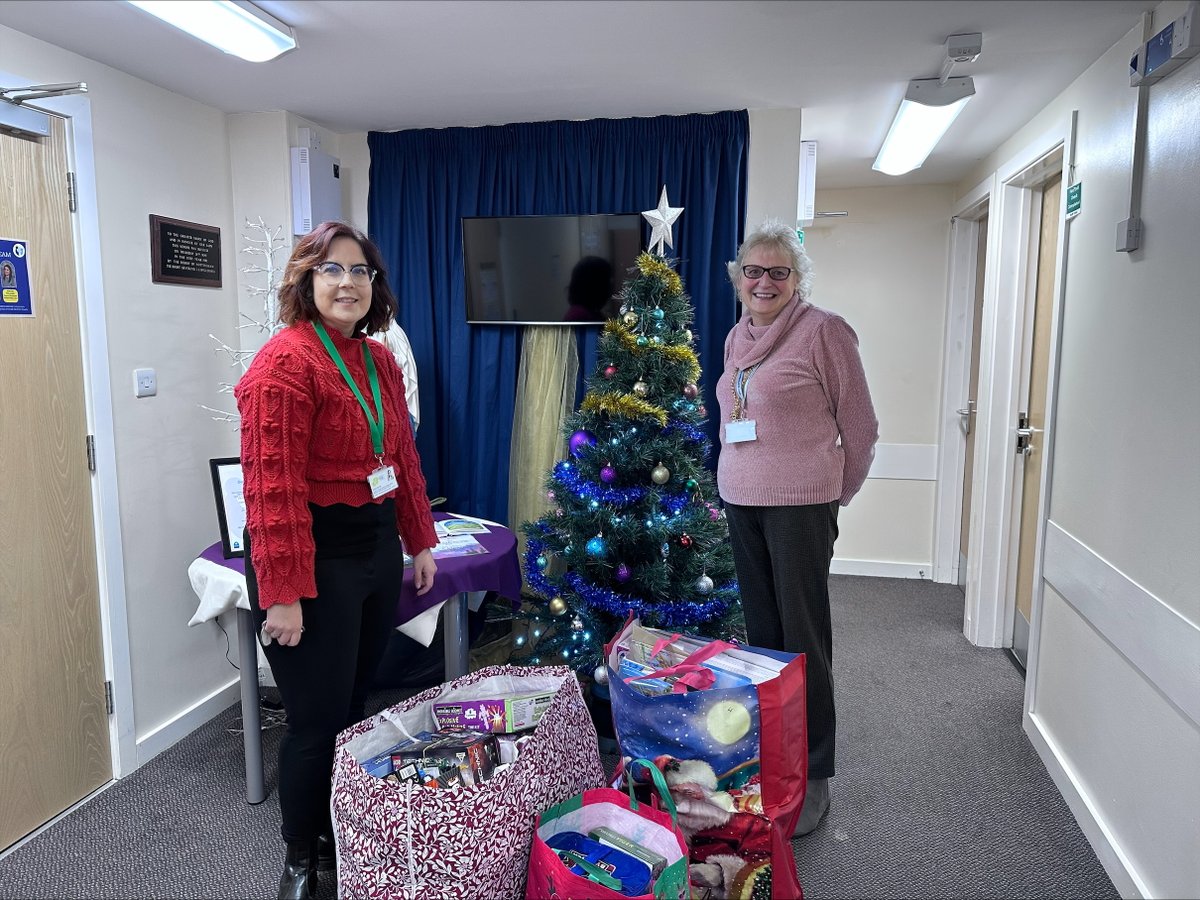 LincsBOSS's tweet photo. 🎁Lincolnshire BOSS continuing to spread Christmas cheer to Boston schools by delivering gifts of toys as part of the @family_action
Christmas Toy Appeal #MakeTheirsMagic https://t.co/hus56PgDcf
