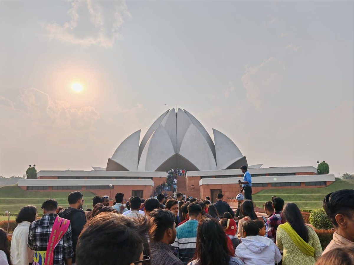 diaspora_india's tweet photo. Participants of the #79KIP experienced the spiritual essence of India with visits to the iconic ISKCON Temple and the serene Lotus Temple in Delhi. A journey of culture, faith, and unity.
#KnowIndiaProgramme #CulturalHeritage https://t.co/zpmeysDLYj