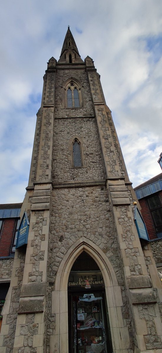 ColCivicSociety's tweet photo. 1/3
Our #AdventWindow today comes from the "orphaned" 125 foot spire of the former Lion Walk Congregational Church.

The Grade ll listed church was built in 1863 by Frederick Barnes of Ipswich and was demolished, apart from the spire, in 1984.

More:
https://t.co/rfLLQIRbm6 https://t.co/aPj66O5rnJ