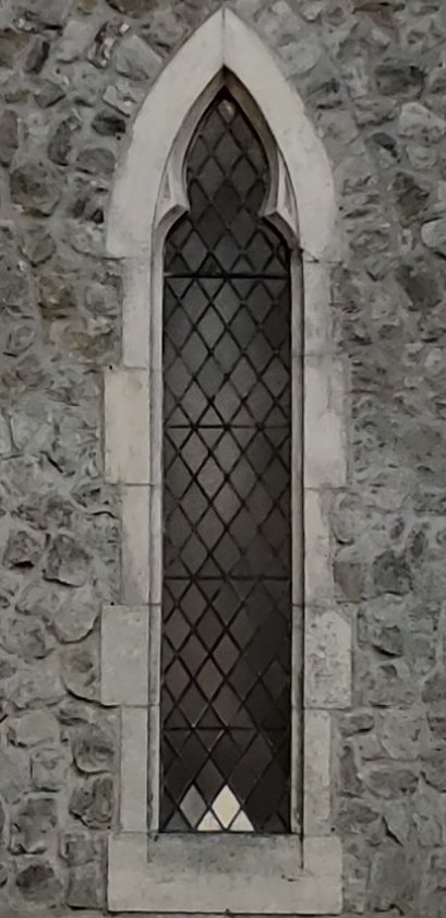 ColCivicSociety's tweet photo. 1/3
Our #AdventWindow today comes from the "orphaned" 125 foot spire of the former Lion Walk Congregational Church.

The Grade ll listed church was built in 1863 by Frederick Barnes of Ipswich and was demolished, apart from the spire, in 1984.

More:
https://t.co/rfLLQIRbm6 https://t.co/aPj66O5rnJ