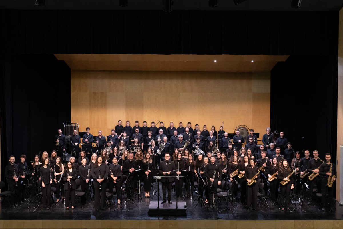 Ja ha passat Santa Cecília, i volíem fer un agraïment als músics i voluntaris que han treballat incansablement.
A la colla El Riberer per una nit d’albaes magnífica. 
Als col·laboradors pel seu suport i confiança.
I, a tot el públic que ha gaudit de la música amb nosaltres. 🫶🏼🎶