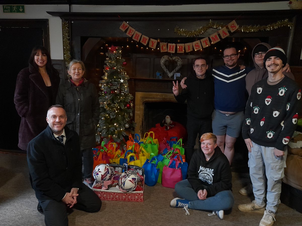 HJPCFP's tweet photo. Yesterday, we had the joy of delivering our annual Christmas gift bags to @AmberFoundation
Weโre honored to support this incredible local charity, which offers supported housing and resources to help young adults rebuild their lives.
#ChristmasGiving #SupportLocalCharities https://t.co/XkvzptaFqD