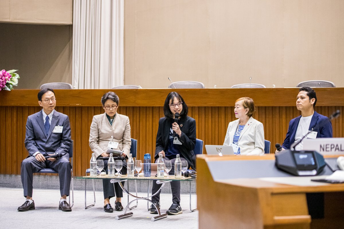 UNESCAP's tweet photo. Today at #APStatsCST9, discussions focused on harnessing the #PowerOfData to #LeaveNoOneBehind, including:
🔹Boosting support for inclusive statistical systems ;
🔹Embracing a whole-of-society/whole-of-government approaches ;
🔹Advancing strategic partnerships.
#Data4SDGs https://t.co/JBf1pSlMaF
