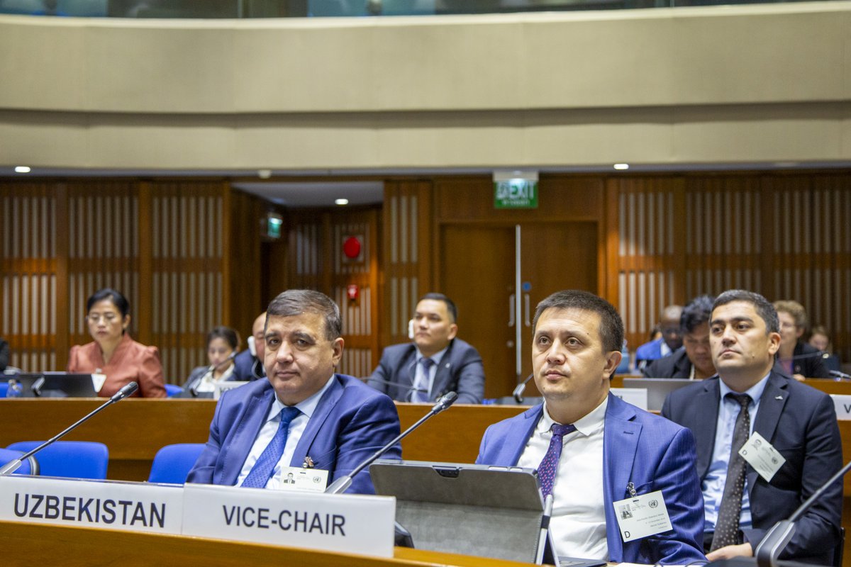 UNESCAP's tweet photo. Today at #APStatsCST9, discussions focused on harnessing the #PowerOfData to #LeaveNoOneBehind, including:
🔹Boosting support for inclusive statistical systems ;
🔹Embracing a whole-of-society/whole-of-government approaches ;
🔹Advancing strategic partnerships.
#Data4SDGs https://t.co/JBf1pSlMaF
