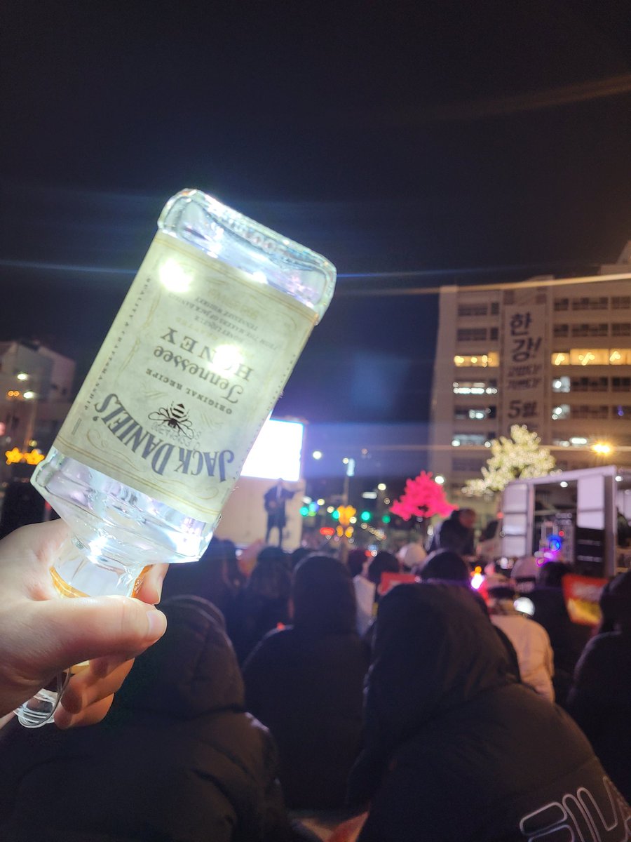 lifemiss_0's tweet photo. 저도 사실 응원봉이 너무너무 부러웠어요 https://t.co/VzXr3Rhp1o