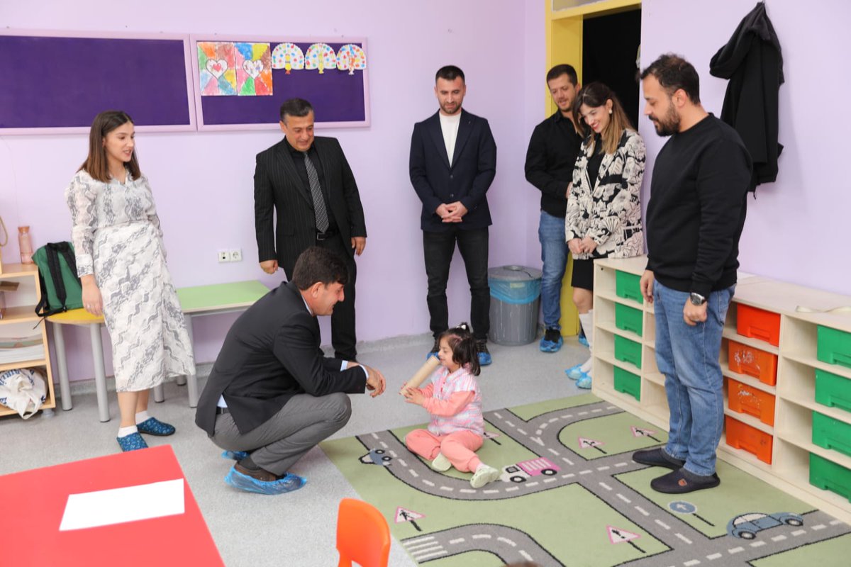 İl Müdürümüz Sn.Ali Eyyüpkoca ve Nusaybin İlçe Müdürü Ümit Çetin; Sevgi Yuvası Anaokulunu ziyaret edip aydınlık yarınlarımızın umudu,güvencesi,neşeli yüzleri yavrularımız ve fedakar öğretmenlerimizle buluşarak özverili çalışmaları için teşekkür etti
<a href="/Yusuf__Tekin/">Yusuf Tekin</a> 
<a href="/tuncay_akkoyun/">Tuncay Akkoyun</a>