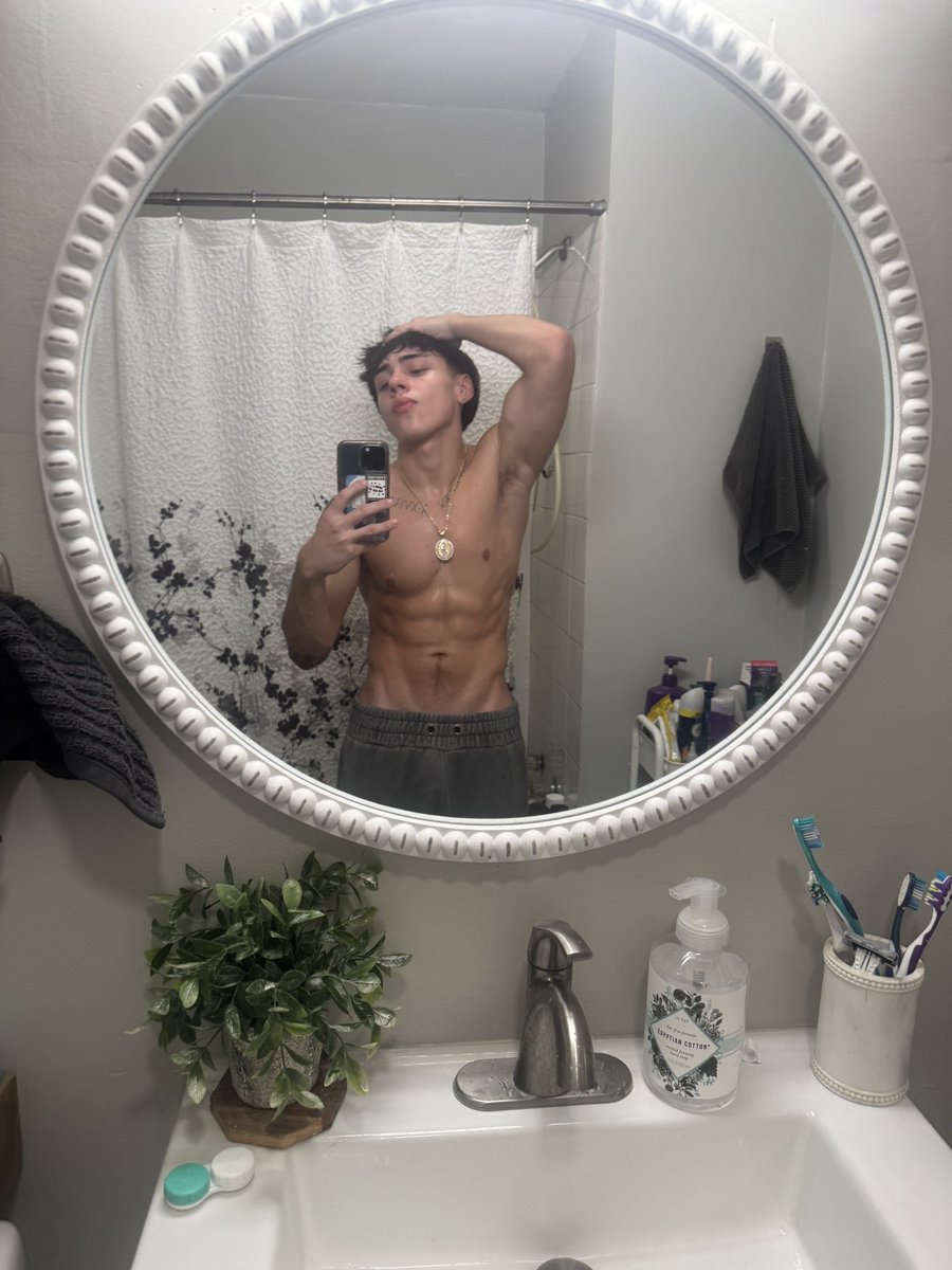 Eddie🔞 tweet media