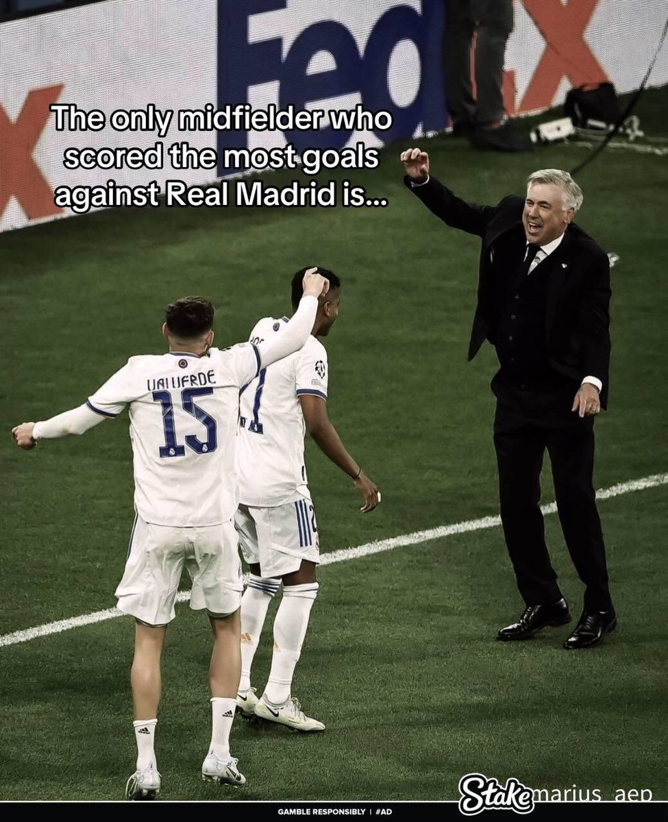 Deji_mide's tweet photo. Greatest midfielder of all time https://t.co/aatrnG7PAD