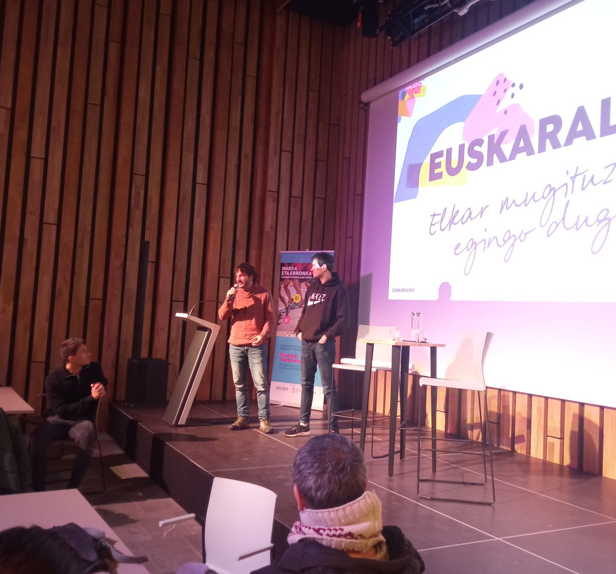 VG_atara plazara (@vg_ataraplazara) on Twitter photo Atzo #MarkaEtaErronka topaketan egon ginen <a href="/IAKulturgunea/">IAK | Izaskun Arrue Kulturgunea</a> n, kirol arloan euskara nola indartu eztabaidatzen. Eskerrik asko parte hartu zenuten guztiei! #KirolaEuskaraz Laster gehiago kontatuko dizuegu! Atzo #MarkaEtaErronka topaketan egon ginen <a href="/IAKulturgunea/">IAK | Izaskun Arrue Kulturgunea</a> n, kirol arloan euskara nola indartu eztabaidatzen. Eskerrik asko parte hartu zenuten guztiei! #KirolaEuskaraz Laster gehiago kontatuko dizuegu!