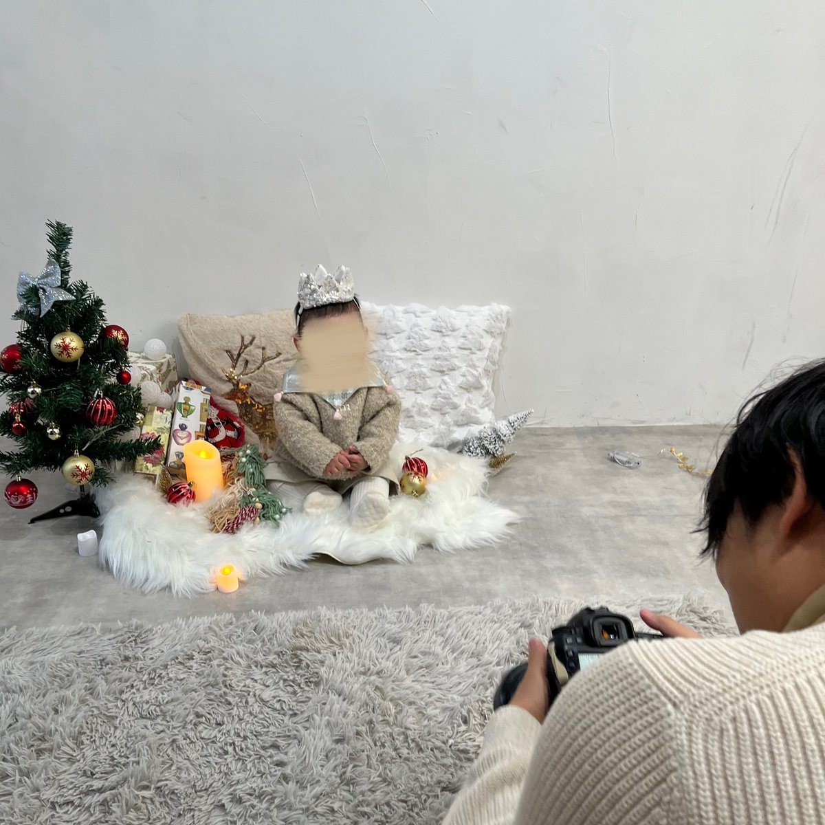 今日参加させてもらった撮影込みママ会のスタジオさん📸🎄
クリスマスセットは可愛いし、おむつ台にマット、ポットまで用意して下さり至れり尽くせりで大感動🥹✨
しかも撮影データまさかの全データお渡しらしい🚰 ·̫🚰
知らなくて500枚くらい撮ってもらっちゃった😹
ありがたスンギ🥹
納品楽しみ🫶🏻