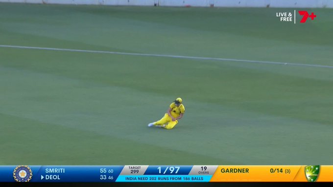 Deol put down in the deep! 📹 Credits: Twitter/7Cricket