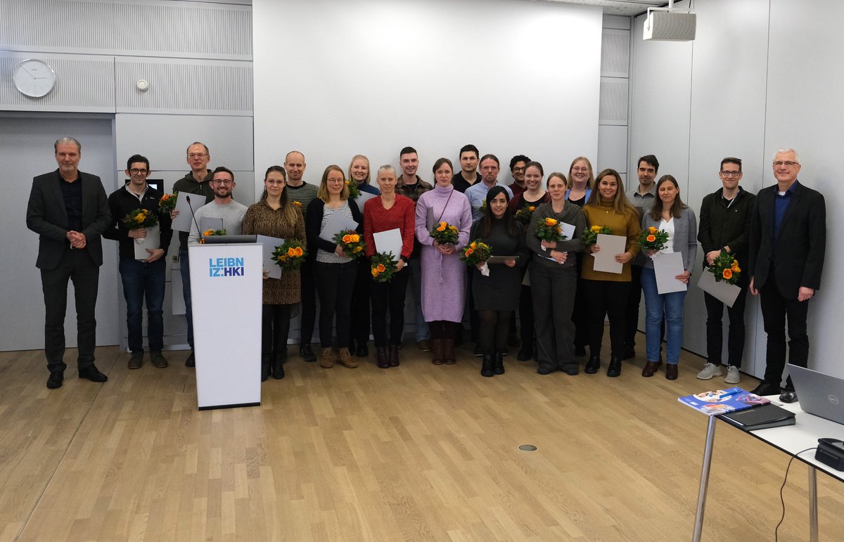 Leibniz-HKI (@leibnizhki) on Twitter photo 🎉Happy to announce the #medac Research Award 2024 has been presented to 4 great papers at <a href="/LeibnizHKI/">Leibniz-HKI</a>! Huge thanks to medac GmbH for supporting teamwork in infection research.
Stay tuned for more on each winning study!
leibniz-hki.de/en/press-relea… 🎉Happy to announce the #medac Research Award 2024 has been presented to 4 great papers at <a href="/LeibnizHKI/">Leibniz-HKI</a>! Huge thanks to medac GmbH for supporting teamwork in infection research.
Stay tuned for more on each winning study!
leibniz-hki.de/en/press-relea…