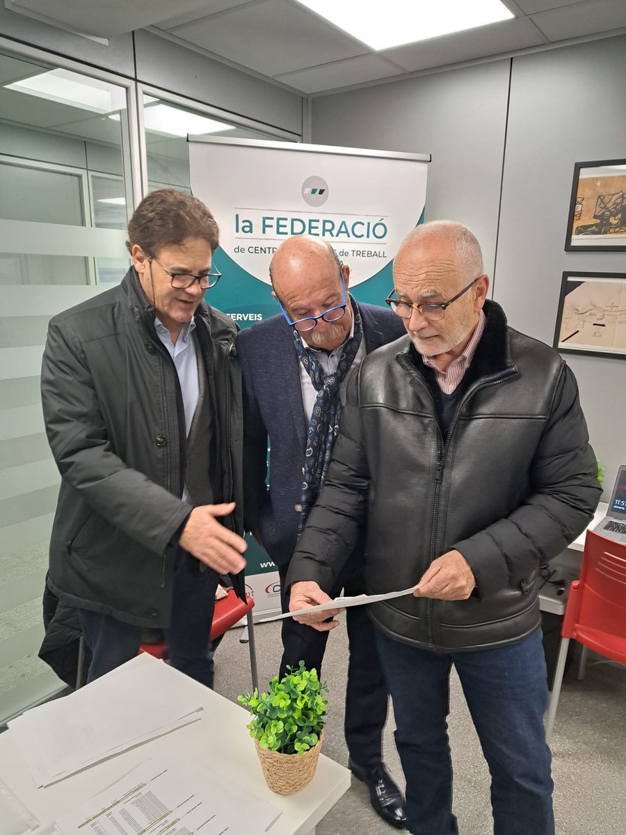 La Federació de CET de Catalunya (@federaciodecet) on Twitter photo A més de visitar l'espai, preparat per oferir una atenció de qualitat, la Junta va parlar, entre altres temes, del darrer Fòrum CET sobre l’FP Dual, que van valorar molt positivament, i de la reunió amb el nou director general d’ <a href="/econ_socialcat/">Economia social</a> <a href="/davidbonvehi/">David Bonvehí</a> A més de visitar l'espai, preparat per oferir una atenció de qualitat, la Junta va parlar, entre altres temes, del darrer Fòrum CET sobre l’FP Dual, que van valorar molt positivament, i de la reunió amb el nou director general d’ <a href="/econ_socialcat/">Economia social</a> <a href="/davidbonvehi/">David Bonvehí</a>