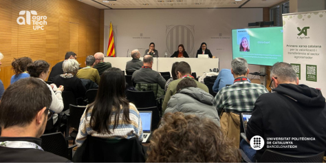 AgrotechUPC's tweet photo. Jornada a @agriculturacat organitzada per @X_Agritech #EspaiDadesCompartides
🎯 Orientada a compartir i col·laborar per a la digitalització i sostenibilitat dels sistemes #Agroalimentari
👉Presentem el demostrador de @la_UPC #UPCxels i el cas d'ús #Agrixels https://t.co/6guTrbKGuR