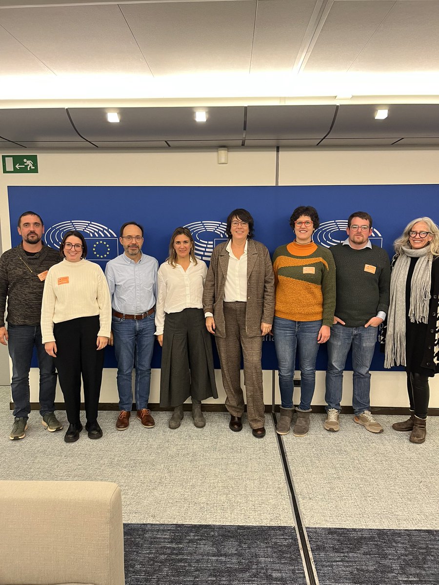 Josep Castells (@pepcastells) on Twitter photo Reunió al Parlament europeu amb la nostra eurodiputada <a href="/DianaRibaGiner/">Diana Riba i Giner</a> per tractar l’agenda de temes de les Illes a Brussel·les.
Hem parlat d’habitatge, connectivitat, pesca i de l’impuls d’un estatut per a les illes a Europa.
<a href="/MesperMenorca/">Més per Menorca</a> <a href="/MESperMallorca/">MÉS per Mallorca</a> <a href="/aramesIB/">arames</a> Reunió al Parlament europeu amb la nostra eurodiputada <a href="/DianaRibaGiner/">Diana Riba i Giner</a> per tractar l’agenda de temes de les Illes a Brussel·les.
Hem parlat d’habitatge, connectivitat, pesca i de l’impuls d’un estatut per a les illes a Europa.
<a href="/MesperMenorca/">Més per Menorca</a> <a href="/MESperMallorca/">MÉS per Mallorca</a> <a href="/aramesIB/">arames</a>