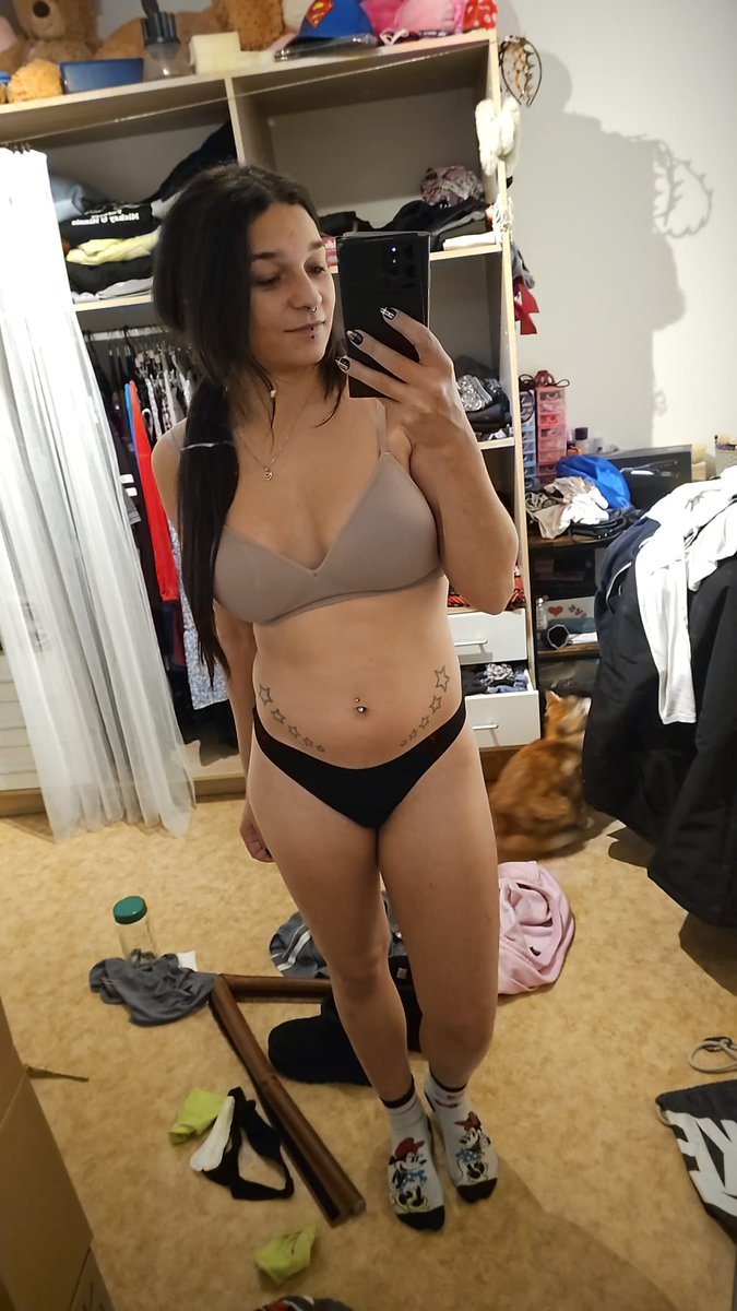 Ariellts1's tweet photo. Getting curvy ❤️😘😅 https://t.co/G8fy9XKcN1