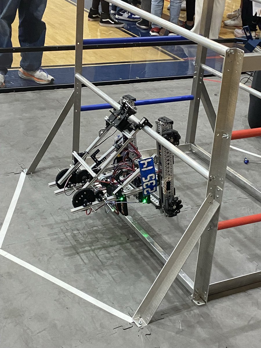 FPWARobotics's tweet image. This past weekend, the Fort Pierce Westwood Panthers Robotics Team represented our school with pride at League Meet 2 at Boca Raton High School! 🐾 Our robotics team worked tirelessly, and we’re proud to share that we successfully hung during the competition! 

#WestwoodOnTop