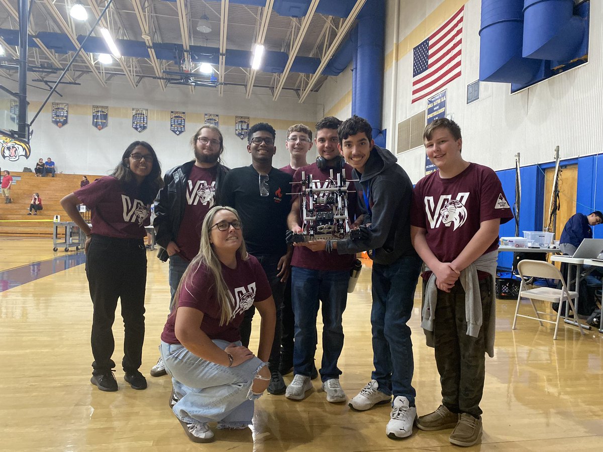 FPWARobotics's tweet image. This past weekend, the Fort Pierce Westwood Panthers Robotics Team represented our school with pride at League Meet 2 at Boca Raton High School! 🐾 Our robotics team worked tirelessly, and we’re proud to share that we successfully hung during the competition! 

#WestwoodOnTop