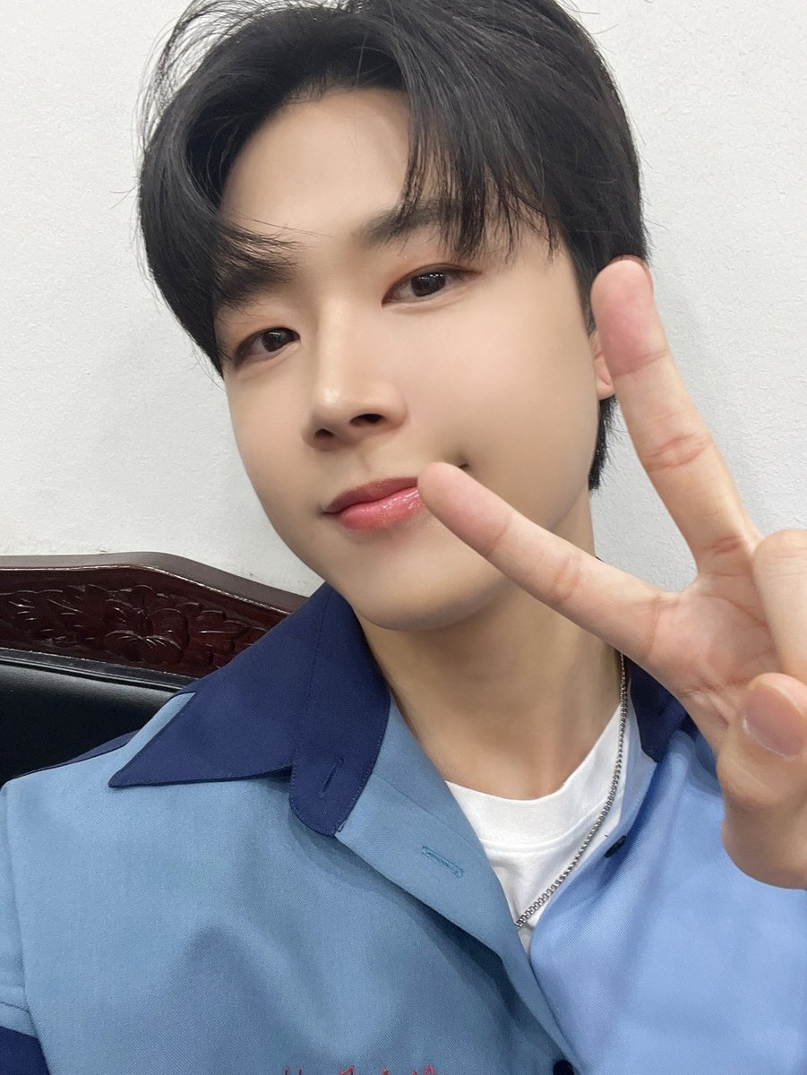 GoldenChild's tweet photo. [📸] 우리만의 𝐺𝑜𝑙𝑑𝑒𝑛 𝑇𝑖𝑚𝑒 ( 'ᵕ' و(و ♪( 'o' و(و ♪

#GoldenChild #골든차일드 #GNCD
#2024_GoldenChild_FANCON 
#CHAPTER https://t.co/3n9z4u85E7