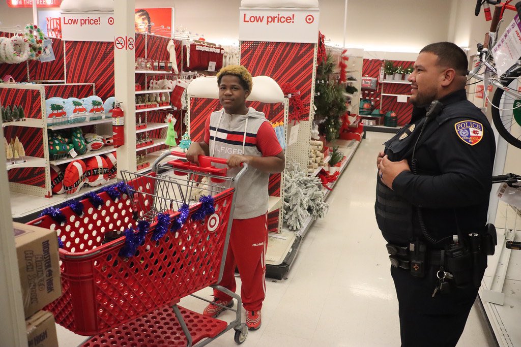 Great time at the annual Hero’s and Helpers! The kids of Cedar Hill ISD are grateful recipients! Thanks to everyone who made it possible!  #target #cedarhillisd #CedarHill