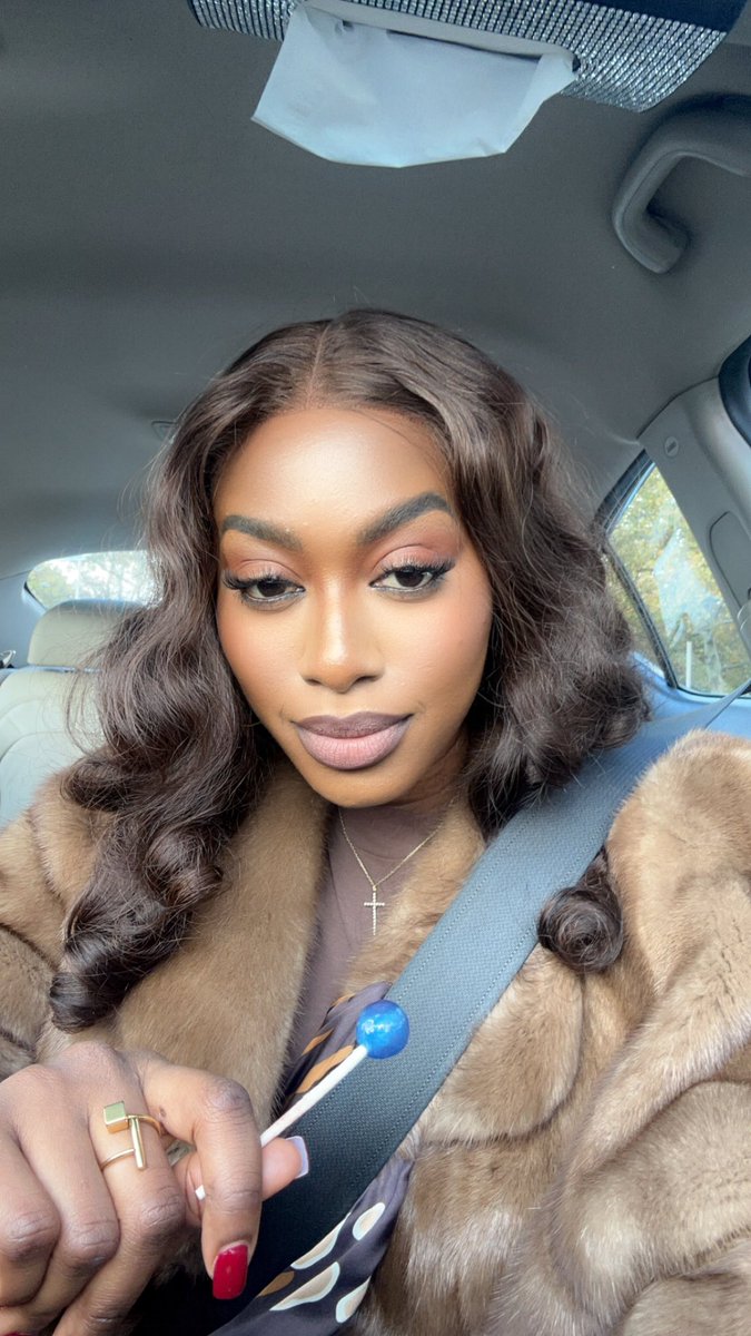 𝐅𝐢𝐫𝐬𝐭 𝐨𝐟 𝐡𝐞𝐫 𝐧𝐚𝐦𝐞 (@mzdelah) on Twitter photo 