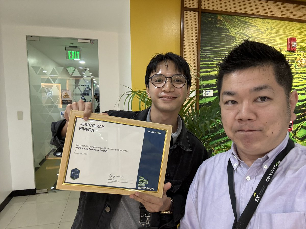 takuyakadowaki's tweet photo. マニラで未来のCTAを発見。次会う時はきっと。
Congratulations on your #ServiceNow #ArchX certification. https://t.co/Hs54NN7JmI