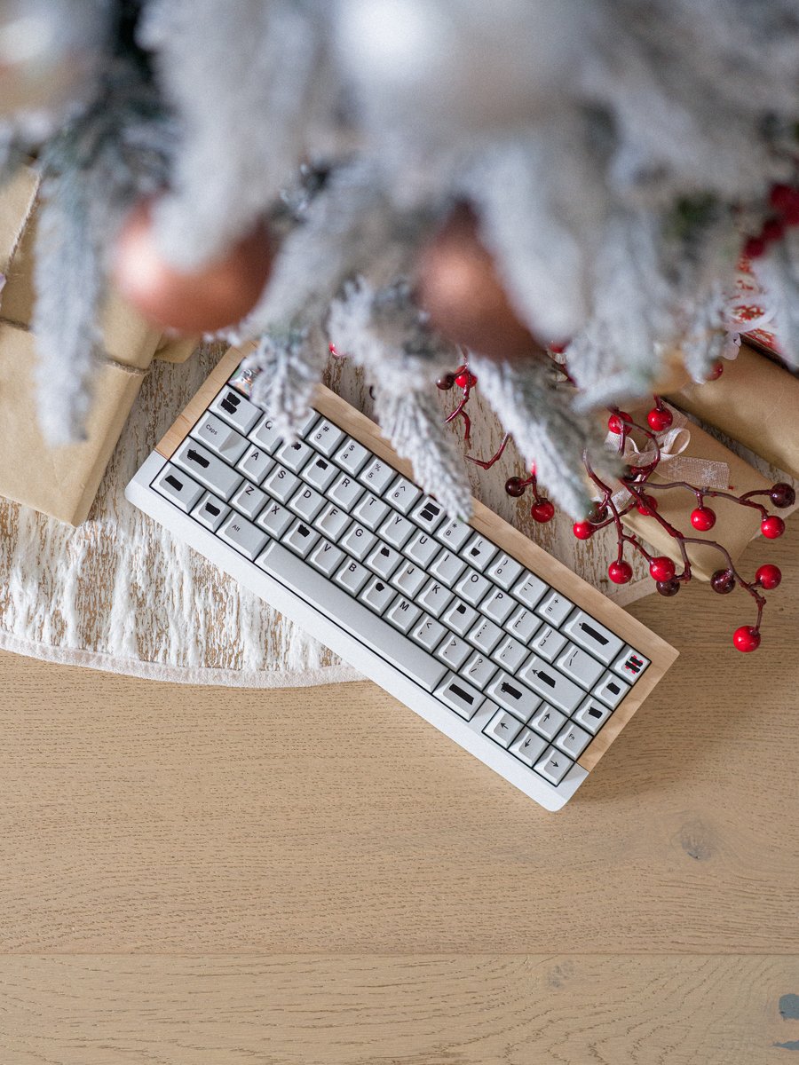 alexotos tweet media