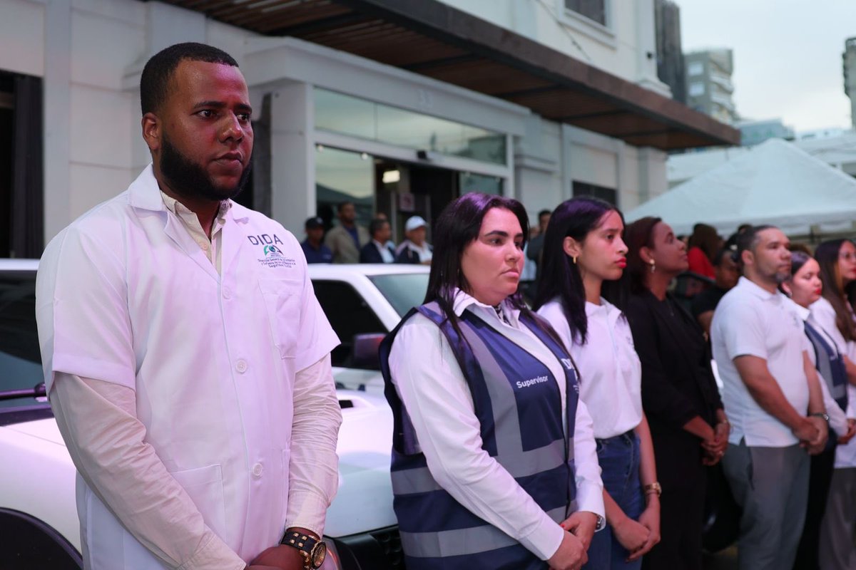 SanzLovaton's tweet photo. Con orgullo comparto el lanzamiento del programa “Ya No Estás Solo: DIDA 24 Horas Contigo” de @DIDA_RDo . Felicidades a mi amigo @Eliasbaezd por su excelente trabajo. Con este programa se mejorará la atención y el apoyo técnico - legal 24/7 a los afiliados. Un paso más hacia una Seguridad Social más accesible y eficiente para todos los dominicanos.