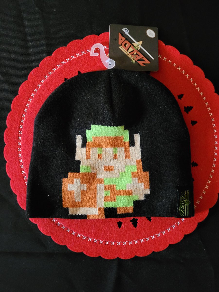 StirioLP's tweet image. Heute am 11.12. ist wieder Mützenmittwoch und ich verlose eine Mütze von Zelda! Follow + Retweet und ihr seid dabei, Auslosung morgen!