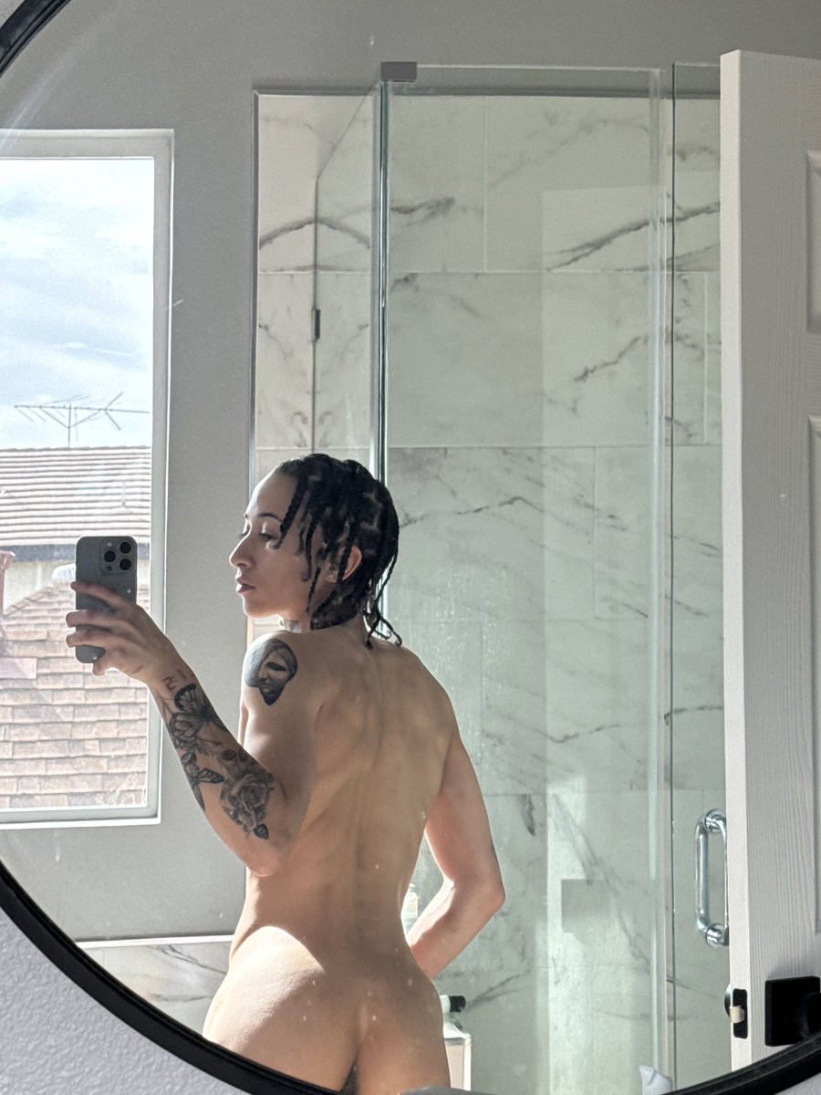 HAPPY HUMP DAYYYY🤪💦 GOOD MORNING 😋😘